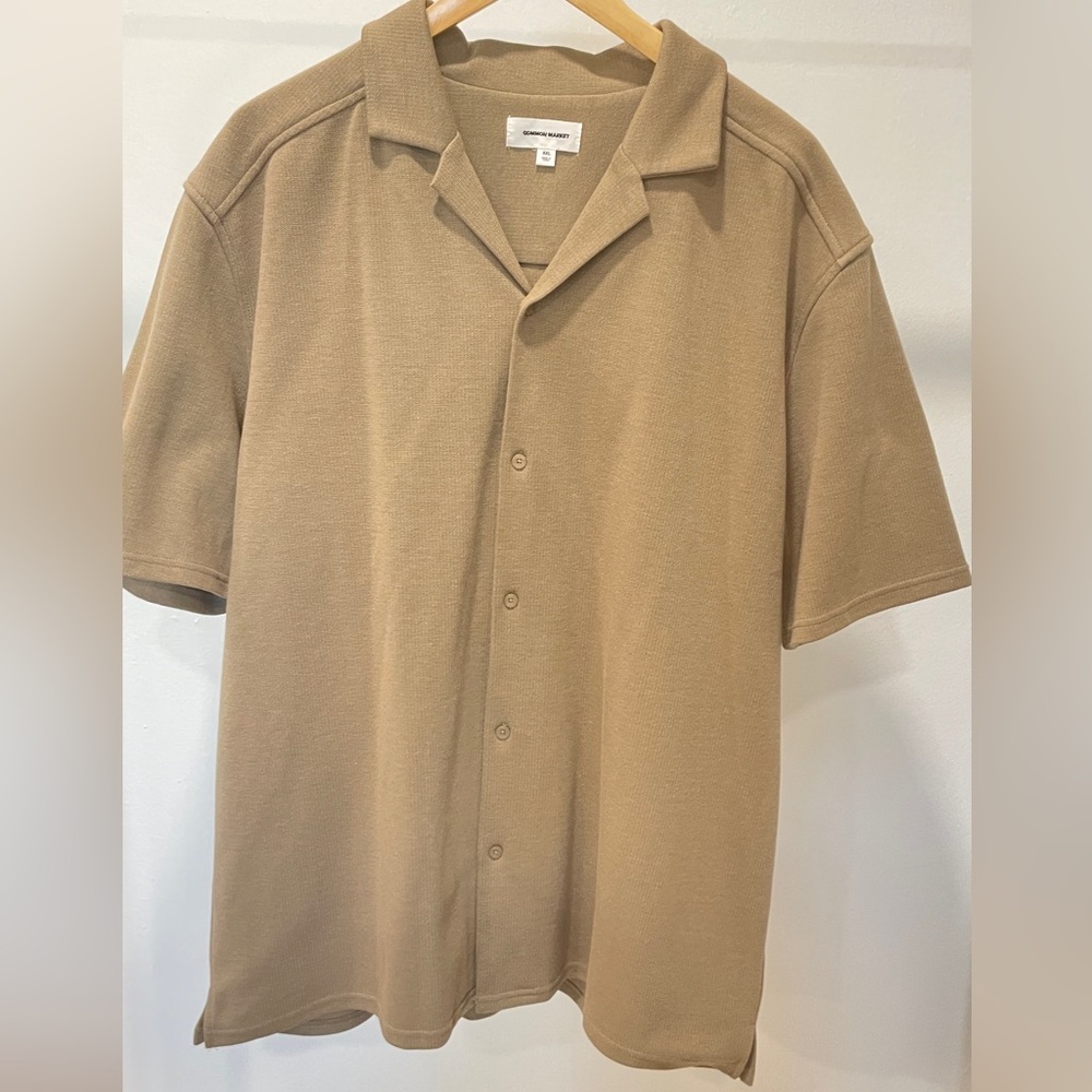 Common Market Shirt Mens XXL tan Button Up Heavy Textured Fabric Short Sleeve
